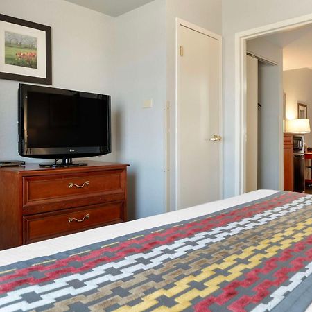 Best Western Executive Inn & Suites Grand Rapids Bagian luar foto