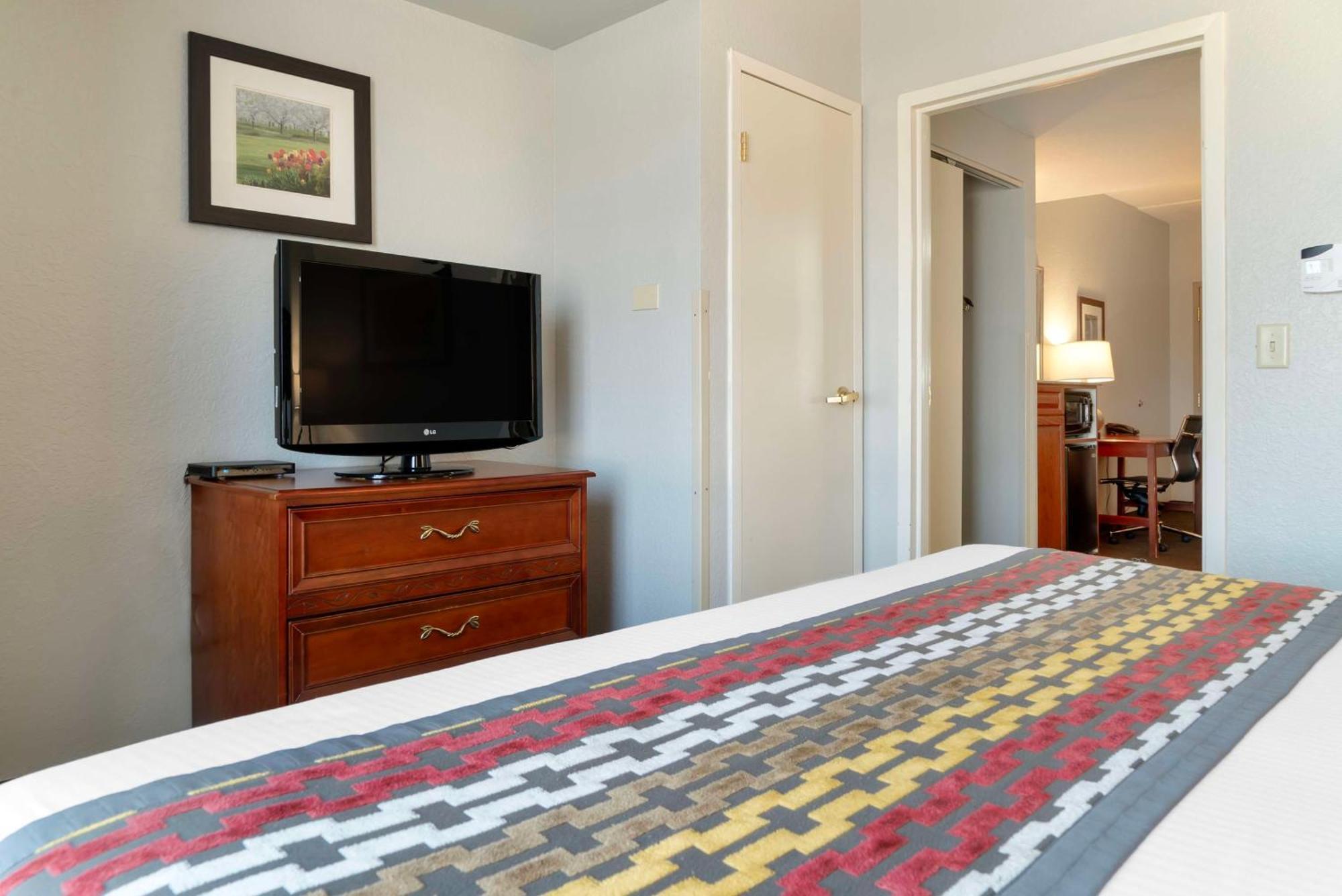 Best Western Executive Inn & Suites Grand Rapids Bagian luar foto