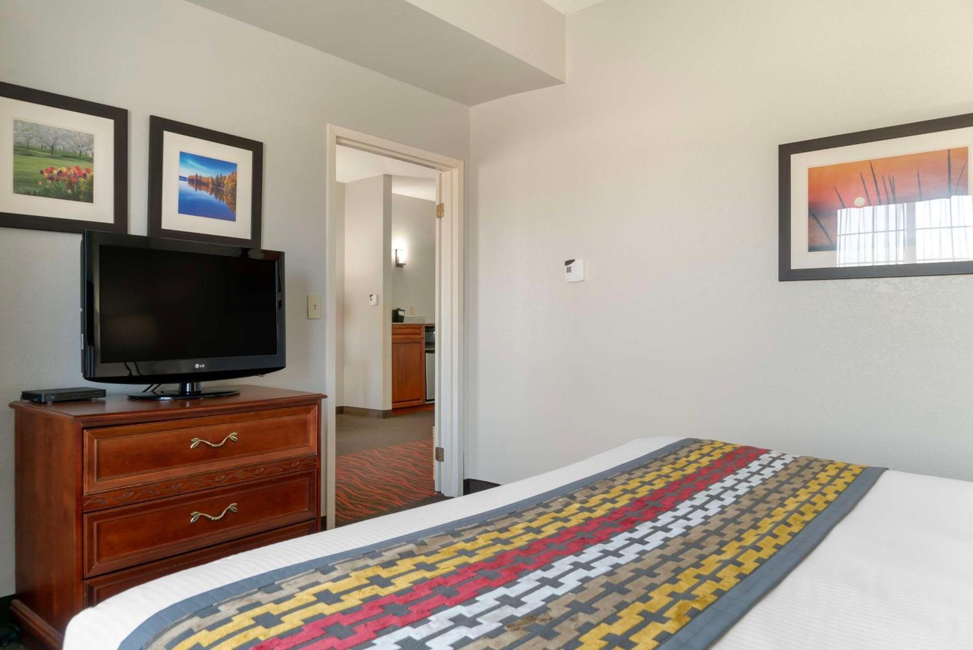 Best Western Executive Inn & Suites Grand Rapids Bagian luar foto