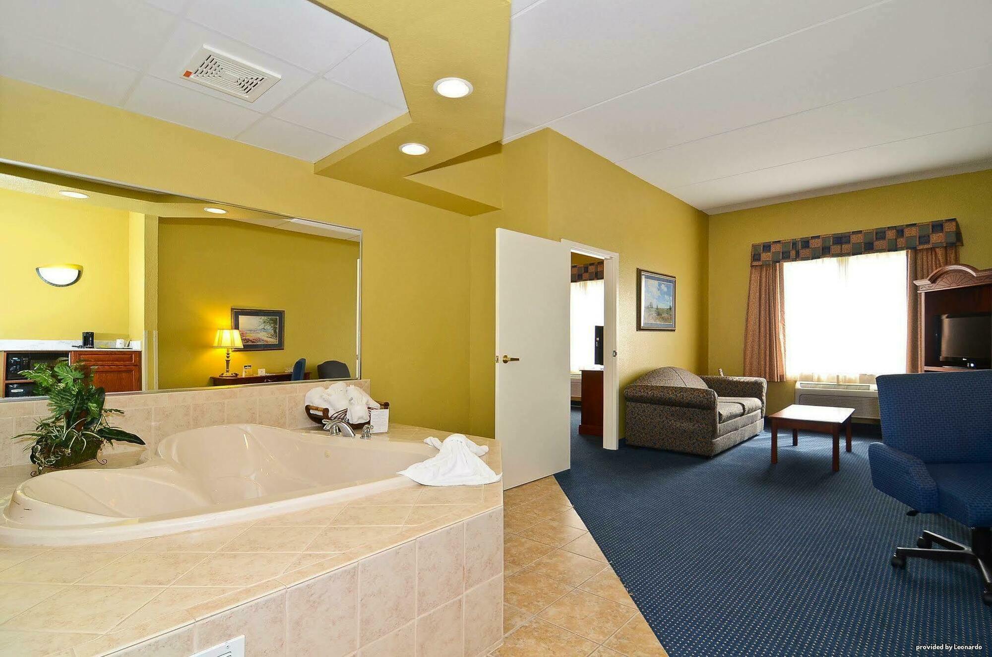 Best Western Executive Inn & Suites Grand Rapids Bagian luar foto